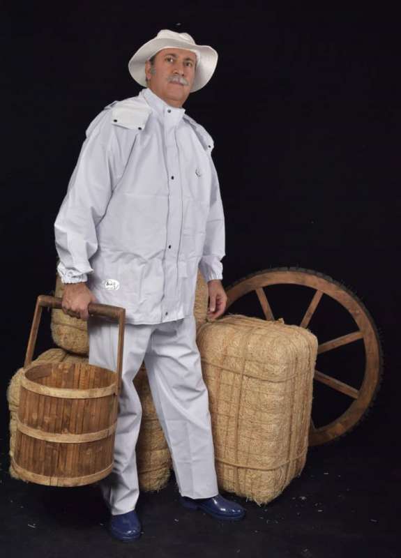 خرید لباس ضد آب دکمه دار 